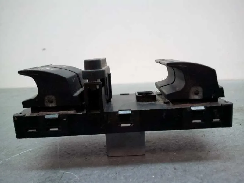 Mando Elevalunas Delantero Izquierdo para Volkswagen Passat Berlina (3C2)