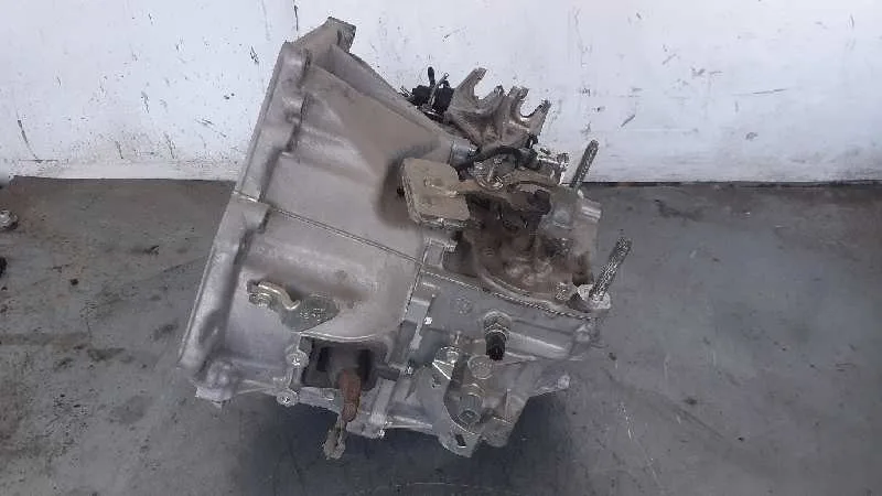 Caja Cambios para Mazda 3 Lim. ()