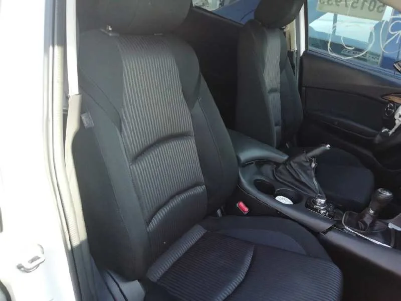 Juego Asientos Completo para Mazda 3 Lim. ()