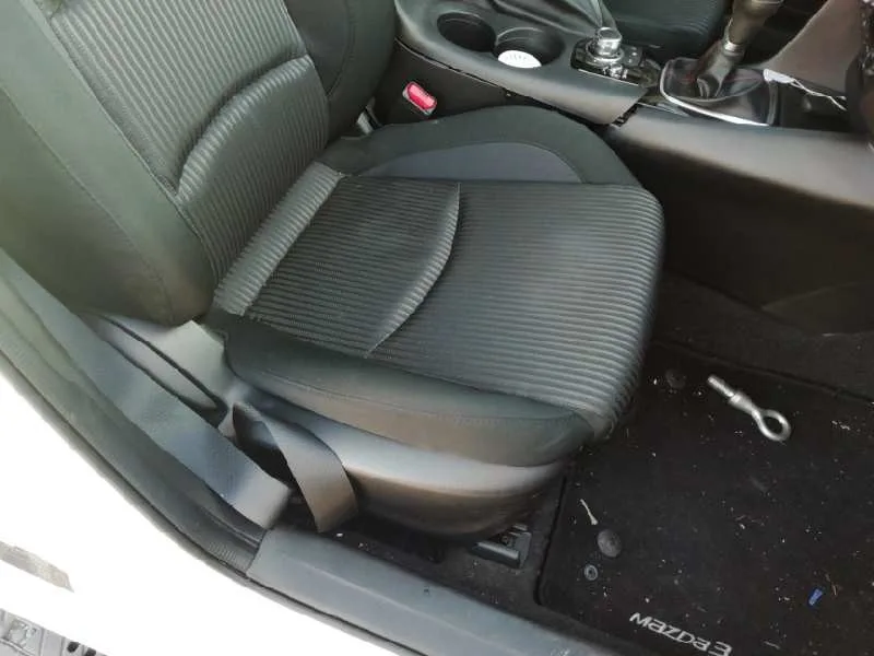Juego Asientos Completo para Mazda 3 Lim. ()