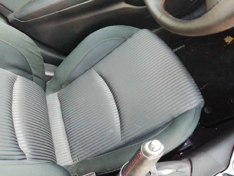 Juego Asientos Completo para Mazda 3 Lim. ()