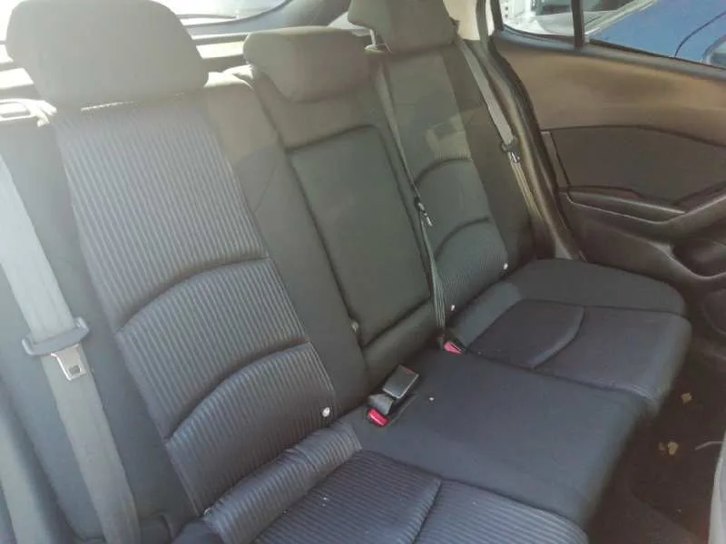 Juego Asientos Completo para Mazda 3 Lim. ()