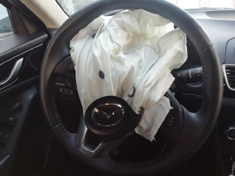 Volante para Mazda 3 Lim. ()