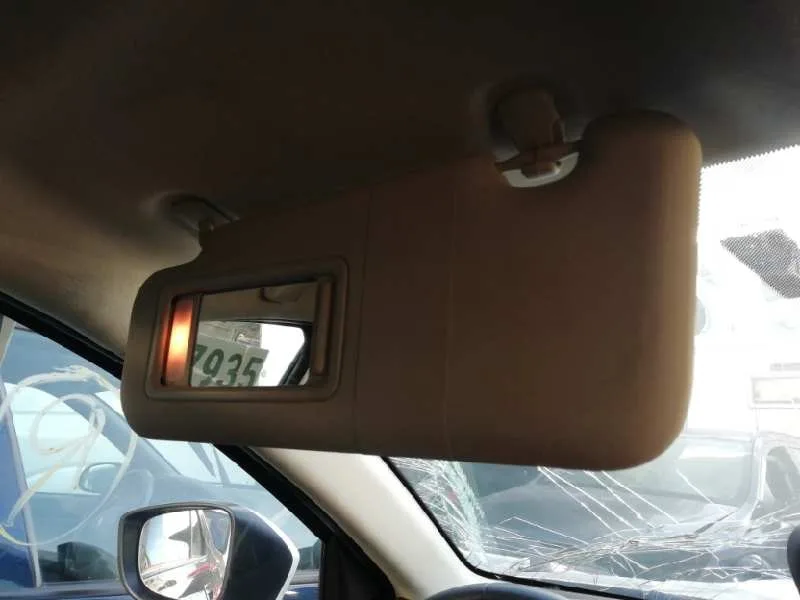 Parasol Izquierdo para Mazda 3 Lim. ()