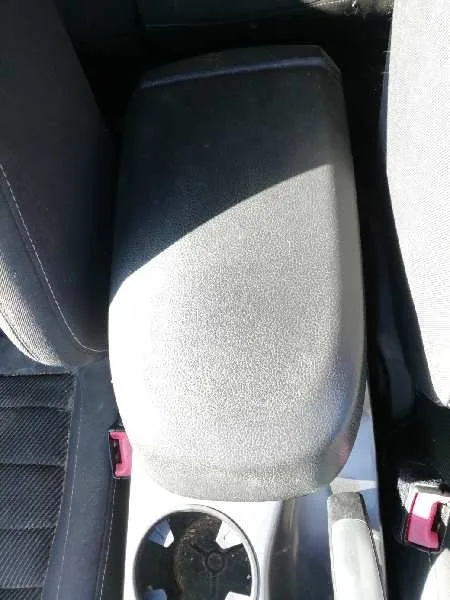 Apoyabrazos Central para Ford Kuga (Cbs)