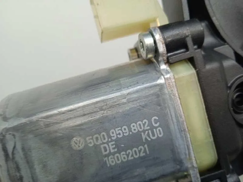 Motor Elevalunas Delantero Derecho para Seat Ateca (Khp)