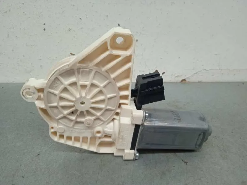 Motor Elevalunas Delantero Izquierdo para Mercedes-Benz Clase B (W245)