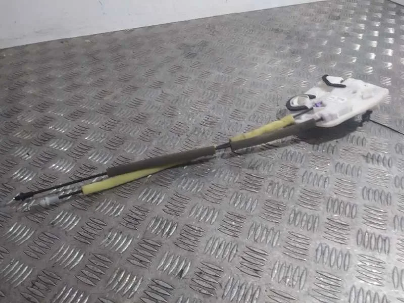 Cerradura Puerta Delantera Derecha para Mazda 3 Lim. ()