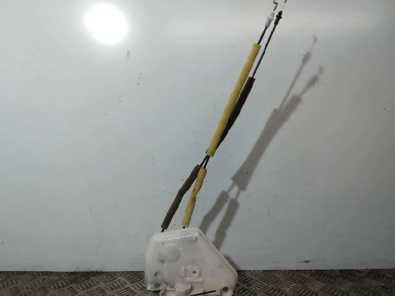 Cerradura Puerta Delantera Izquierda para Mazda 3 Lim. ()