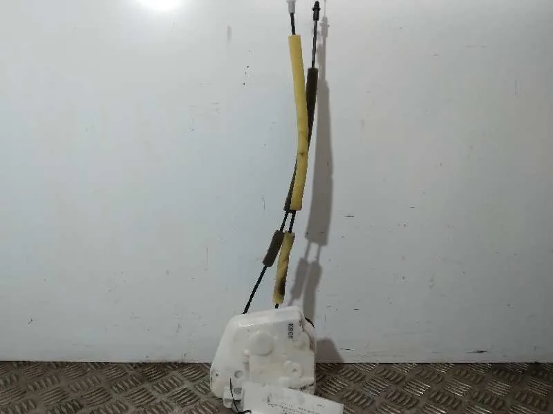 Cerradura Puerta Trasera Izquierda para Mazda 3 Lim. ()