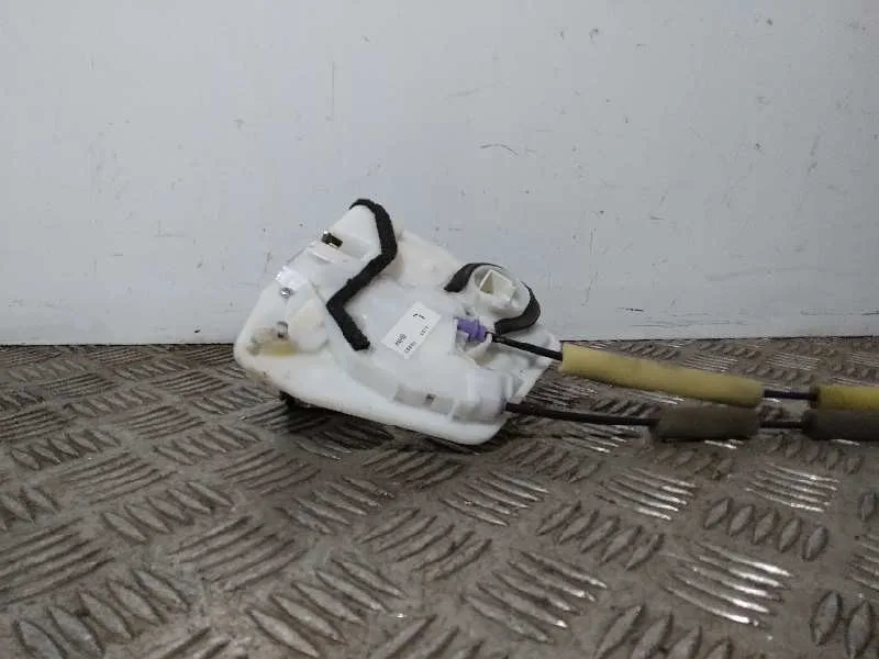 Cerradura Puerta Trasera Izquierda para Mazda 3 Lim. ()