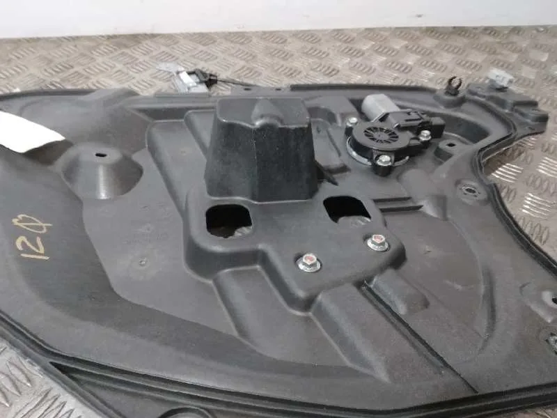 Elevalunas Delantero Izquierdo para Mazda 3 Lim. ()