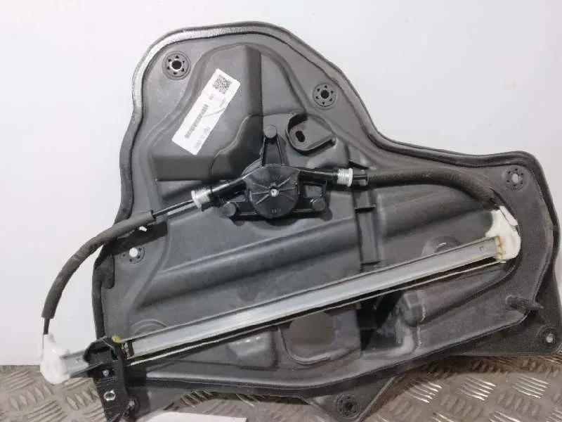 Elevalunas Trasero Derecho para Mazda 3 Lim. ()