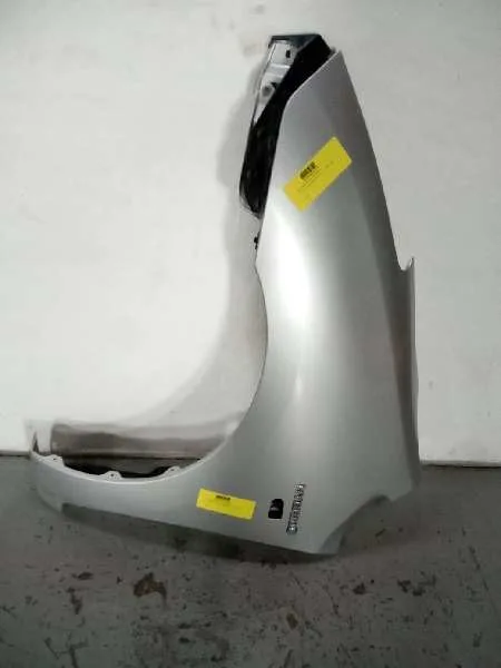 Aleta Delantera Izquierda para Toyota Prius (Nhw20)