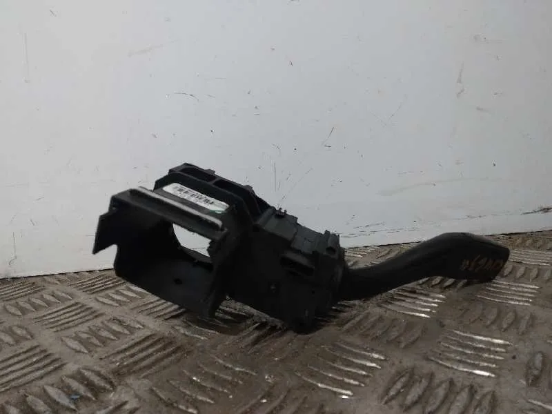 Mando Intermitentes para Audi A4 Avant (8E)