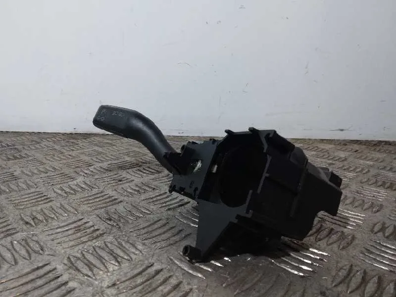 Mando Intermitentes para Audi A4 Avant (8E)