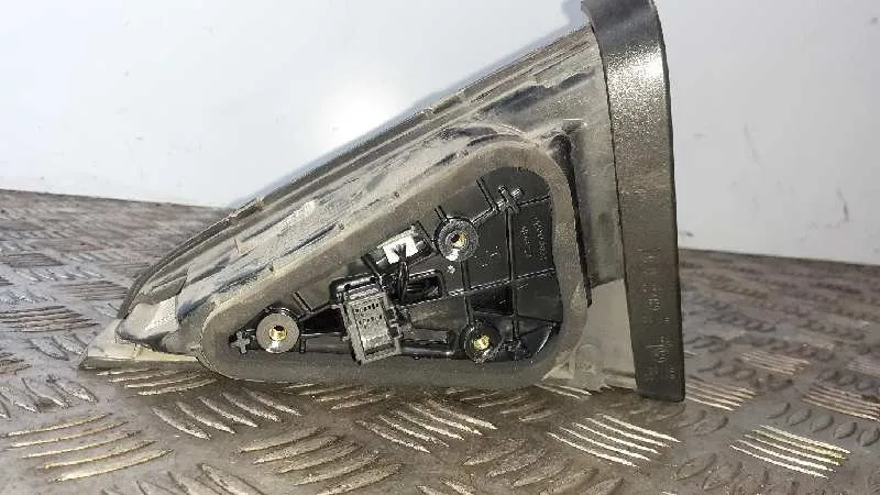Piloto Trasero Izquierdo Interior para Skoda Superb (3V3)
