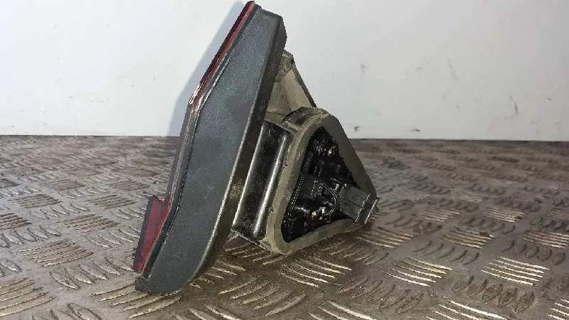 Piloto Trasero Izquierdo Interior para Skoda Superb (3V3)