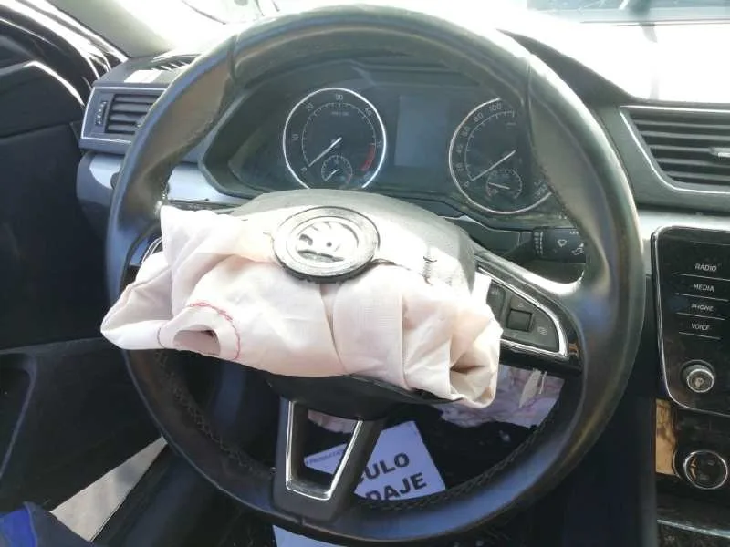 Volante para Skoda Superb (3V3)