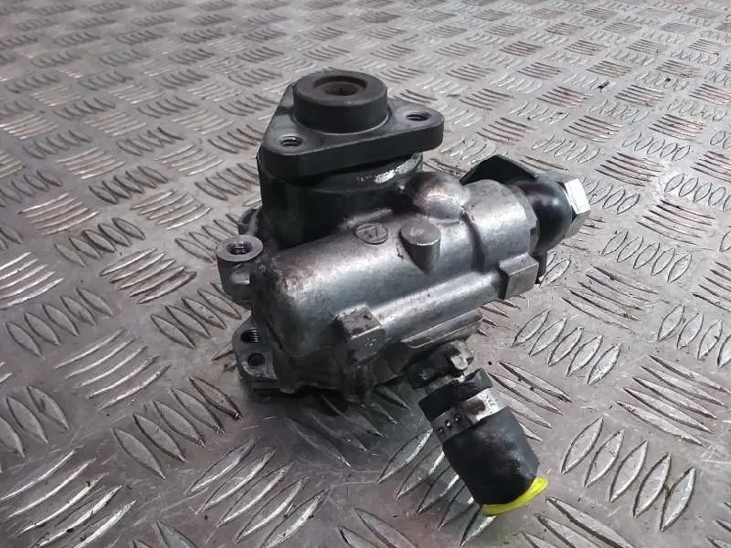 Bomba Direccion para Volkswagen Golf V Berlina (1K1)