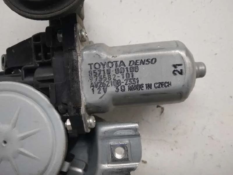 Elevalunas Delantero Derecho para Toyota Yaris