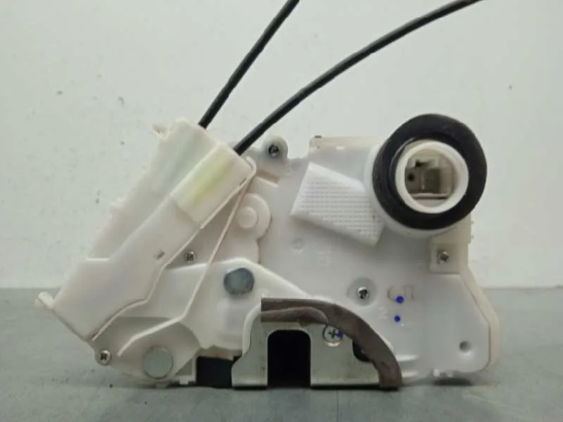 Cerradura Puerta Delantera Derecha para Toyota Yaris