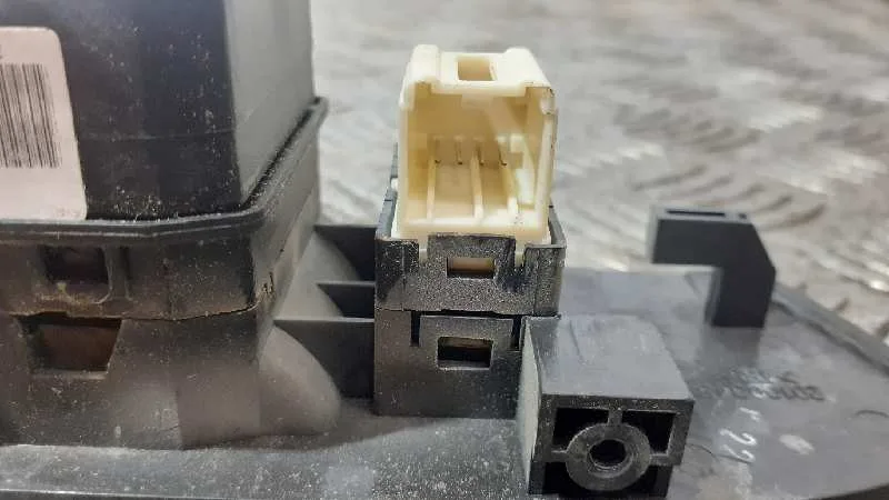 Mando Elevalunas Delantero Izquierdo para Chevrolet Captiva