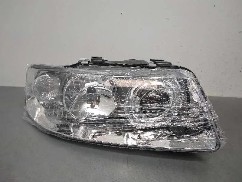 Faro Derecho para Audi A3 (8L)