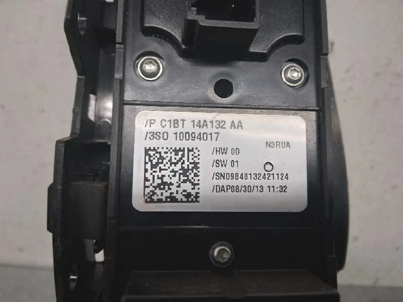 Mando Elevalunas Delantero Izquierdo para Ford Fiesta (Ccn)