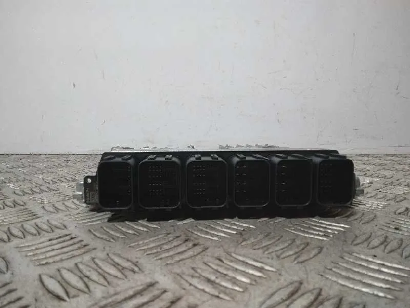 Centralita Motor Uce para Bmw Serie 1 Lim. (F40)