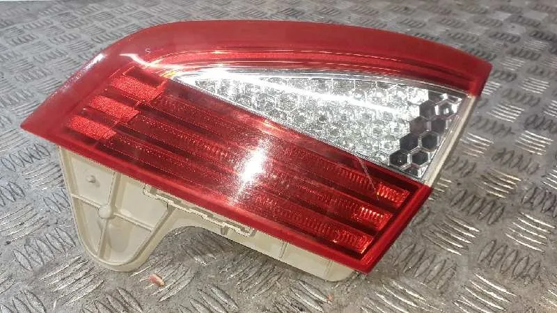 Piloto Trasero Derecho Interior para Ford Mondeo Ber. (Ca2)