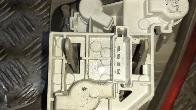 Piloto Trasero Derecho Interior para Ford Mondeo Ber. (Ca2)