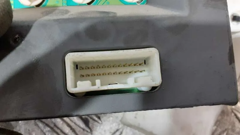 Display para Nissan Almera (N16/E)