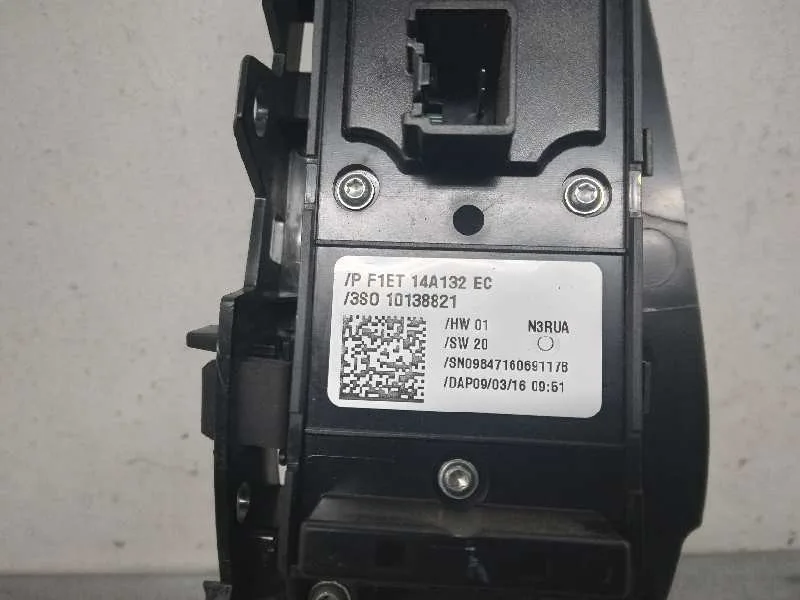 Mando Elevalunas Delantero Izquierdo para Ford Fiesta (Ccn)