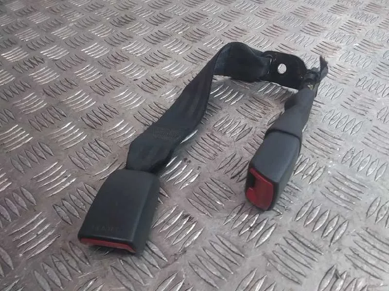Enganche Cinturon para Toyota Auris