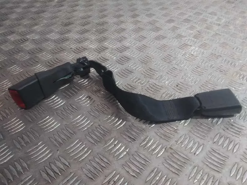 Enganche Cinturon para Toyota Auris