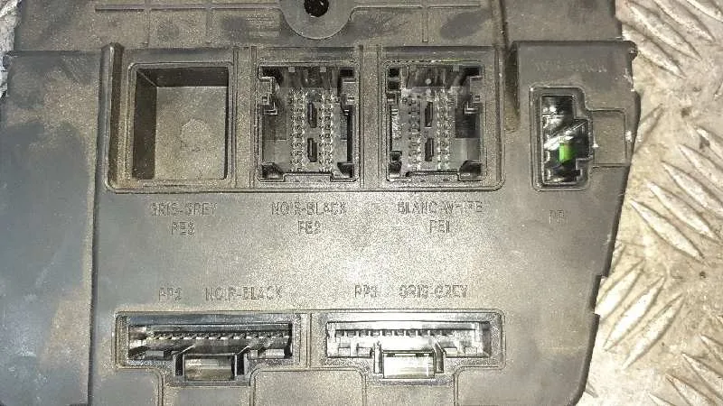 Centralita Bsi para Renault Megane Ii Berlina 5P