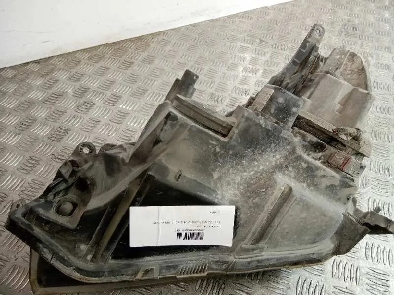 Faro Derecho para Opel Astra H Caravan