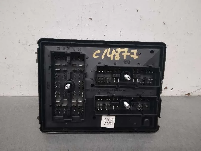 Caja Reles / Fusibles para Kia Carens