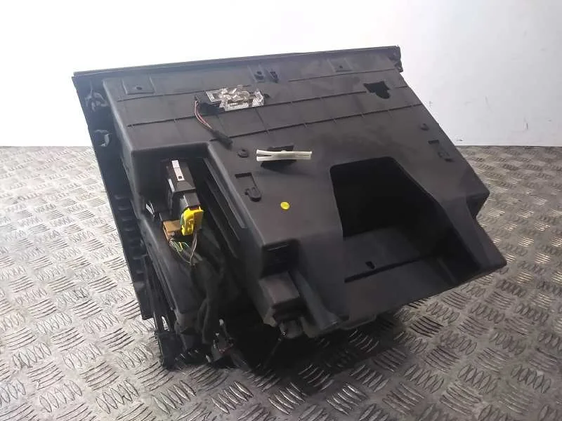 Guantera para Seat Leon (5F1)