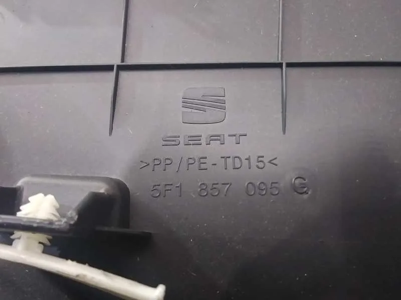 Guantera para Seat Leon (5F1)