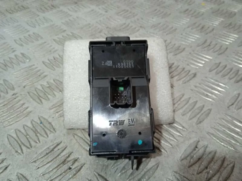 Mando Elevalunas Delantero Izquierdo para Opel Insignia Berlina