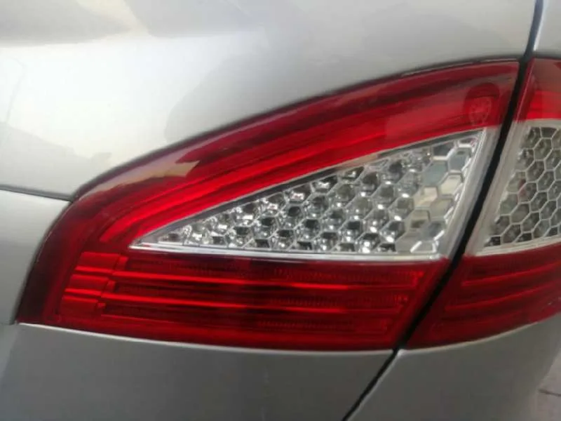 Piloto Trasero Derecho Interior para Ford Mondeo Ber. (Ca2)