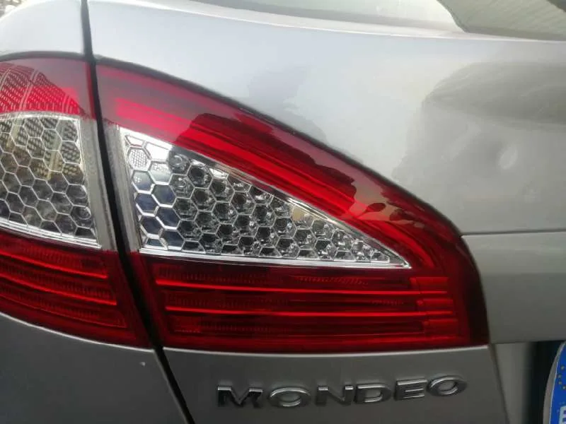 Piloto Trasero Izquierdo Interior para Ford Mondeo Ber. (Ca2)