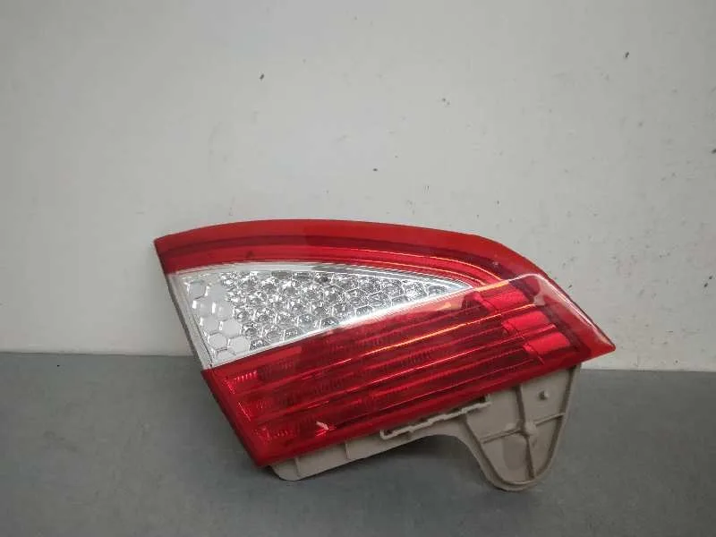 Piloto Trasero Izquierdo Interior para Ford Mondeo Ber. (Ca2)
