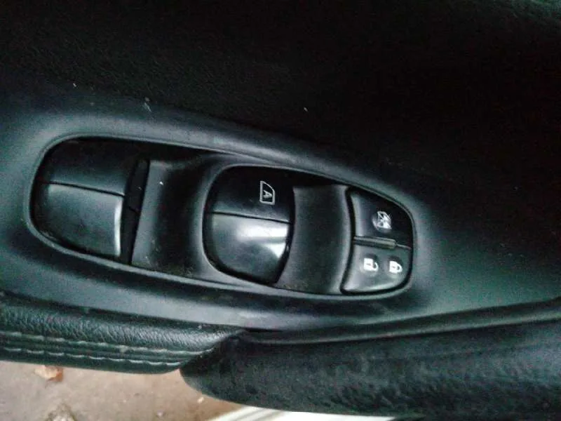 Mando Elevalunas Delantero Izquierdo para Nissan Qashqai (J11)