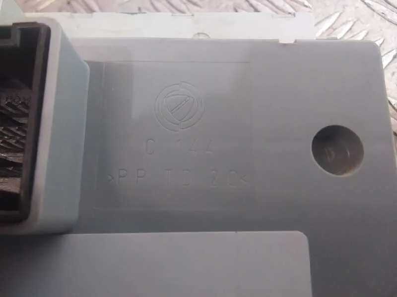 Caja Reles / Fusibles para Fiat Doblo (119)