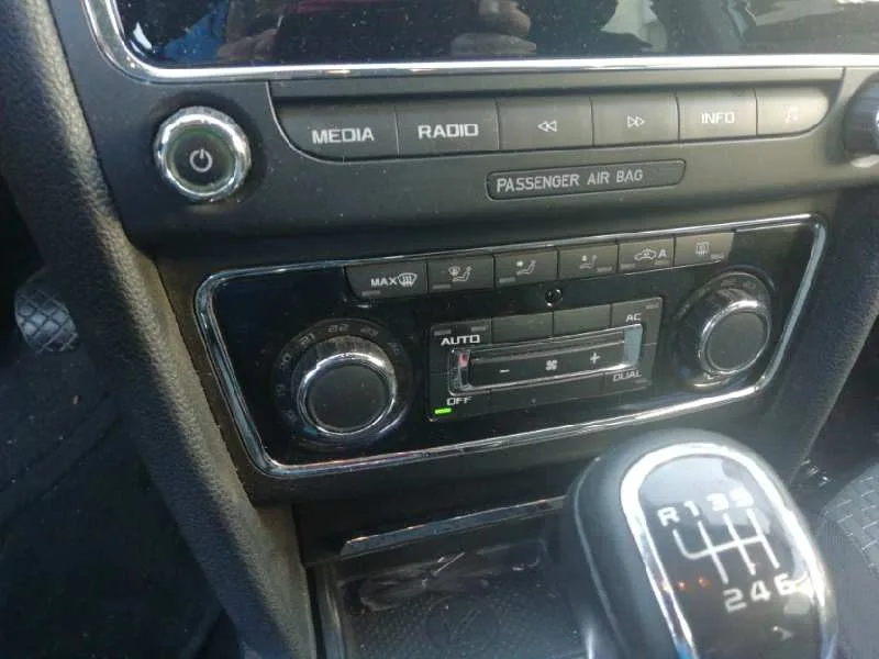 Mando Climatizador para Skoda Superb Combi (3T5)