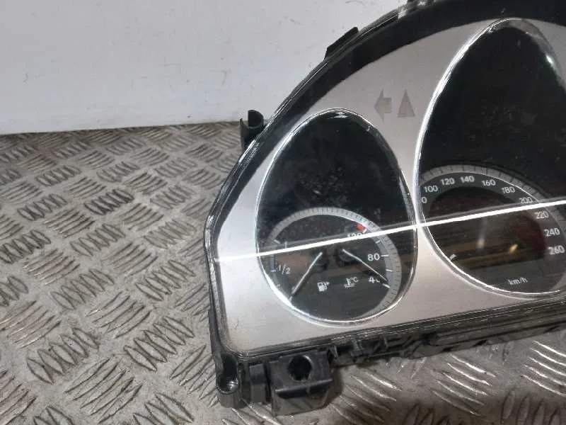 Cuadro Instrumentos para Mercedes-Benz Clase C (W204) Familiar