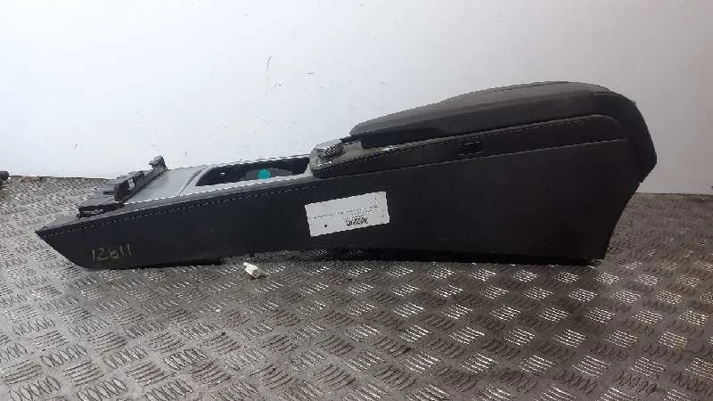 Apoyabrazos Central para Mercedes-Benz Clase C (W204) Familiar